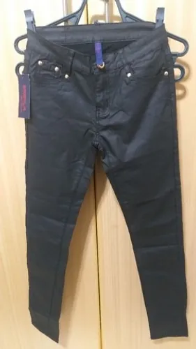 Calça resinada Nova preta