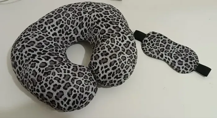 Kit almofada e tapa olho