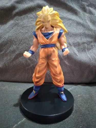 Miniatura do Goku super Saiyajin 3