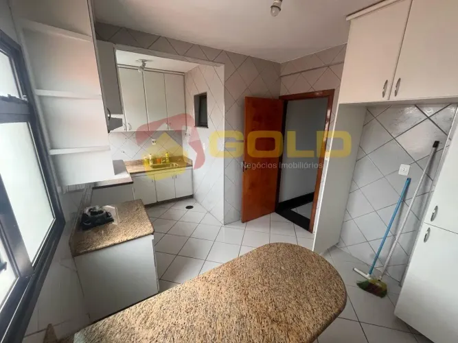 Cobertura para Venda em Uberlândia, Brasil, 4 dormitórios, 2 suítes, 3 banheiros, 2 vagas