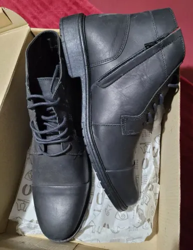 Bota coturno em couro nobuck 