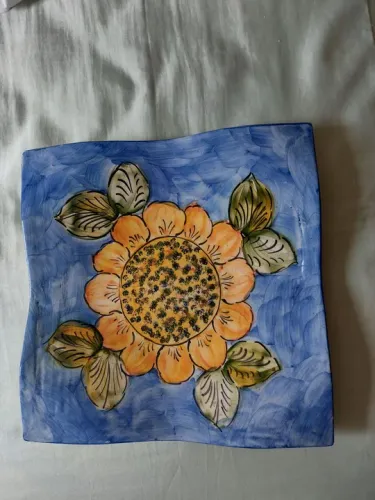 Fruteira de mesa pintada a mão.