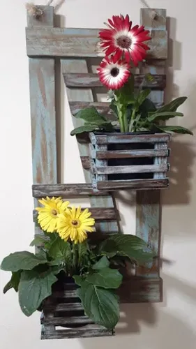 Floreira Vertical De Madeira Maciça Pátina 76 X 34 cm