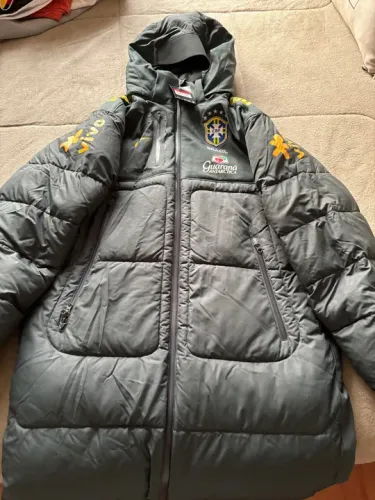 Parka novo NIKE- Seleção Brasileira de Futebol 