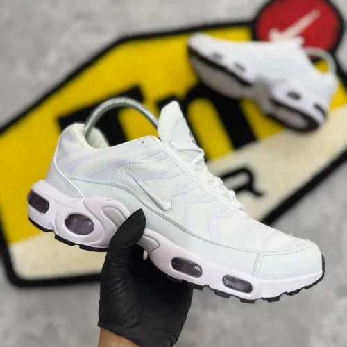Tenis nike Tn Branco