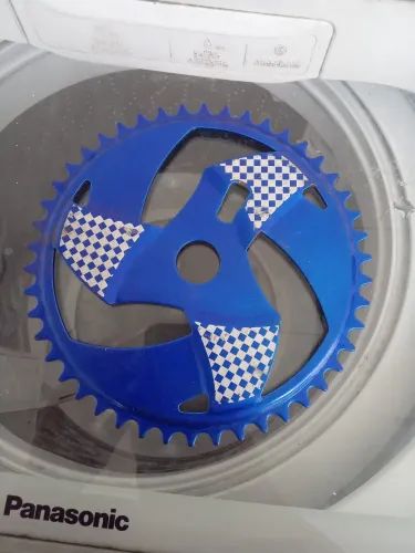 Coroa de Bicicleta Azul com Detalhe em Xadrez