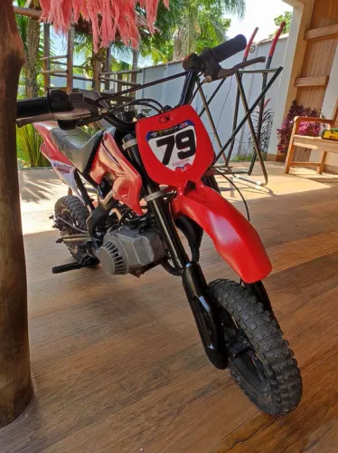 Vendo moto de trilha infantil linda