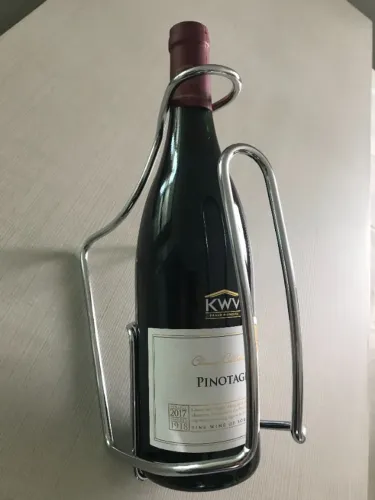Suporte aramado para garrafa de vinho