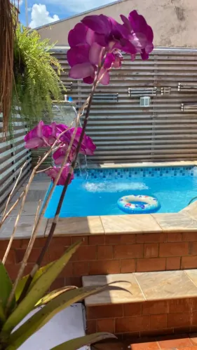 Casa de 100² com piscina para locação - Jardim Santa Fé