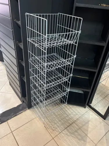 Expositor de chão aramado para loja