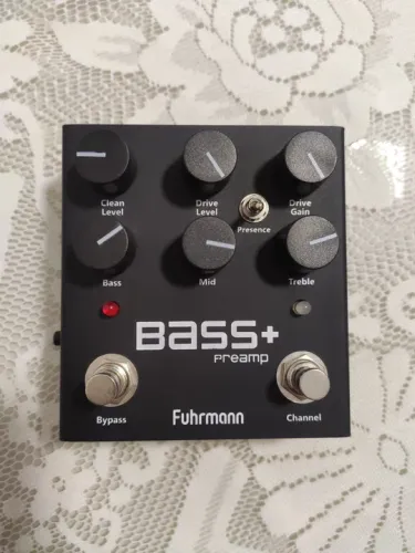 Pedal de Pré-Amplificador de Baixo Fuhrmann Bass+