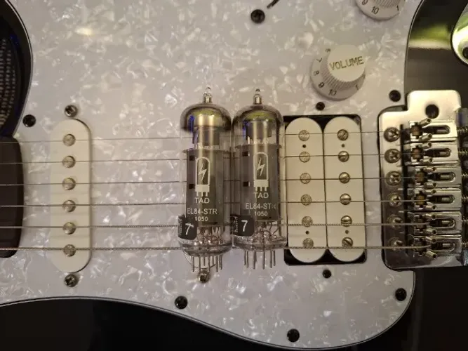 Par Casado de Válvulas EL84 - Boutique Tube Amp Doctor TAD Black !!!