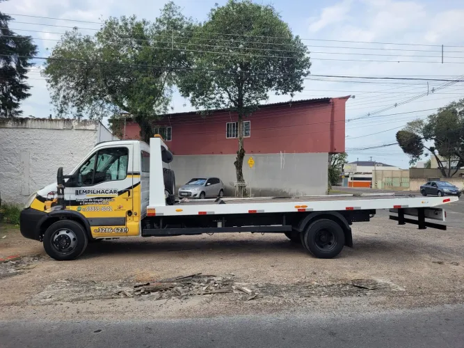 Caminhão plataforma hidráulica de auto socorro