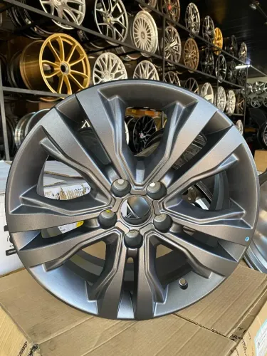 Jg de roda aro 17 Fiat toro oem 5x110