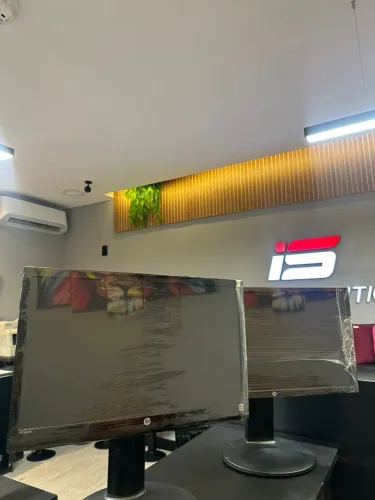 Monitor 22' base giratória acompanha NF parcelamos no cartão  