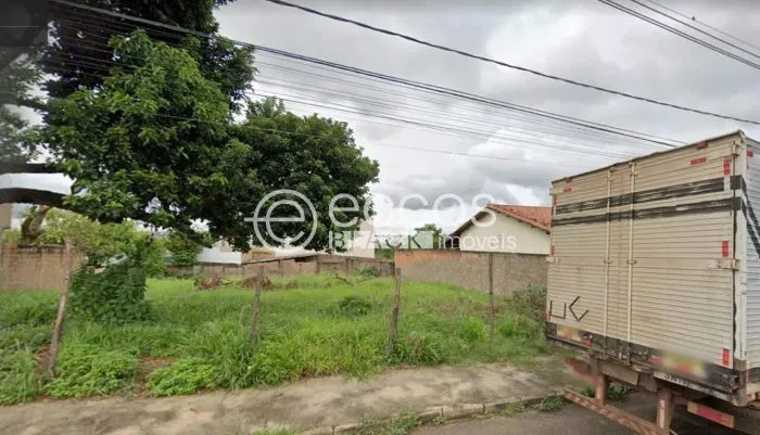 Terreno à venda, Lagoinha - Uberlândia/MG