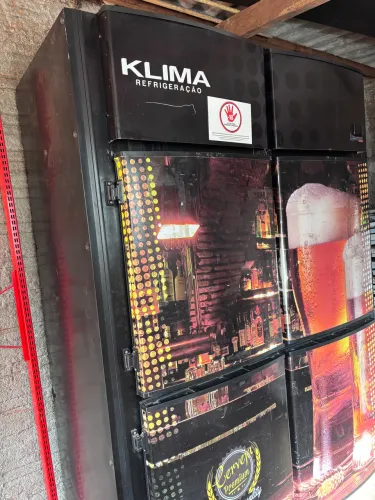 Cervejeira de 4 portas