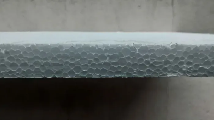 Placa de Isopor 100x50x1,5cm - Leve, Versátil e Isolante!