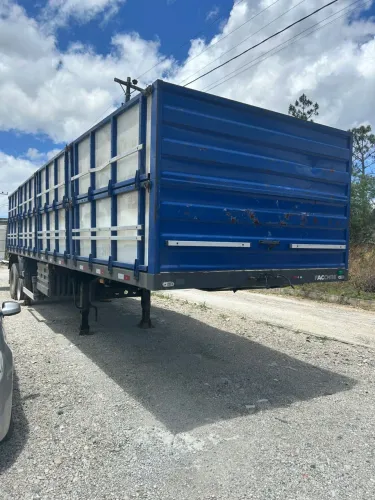 Linda carreta graneleiro, dois eixos 