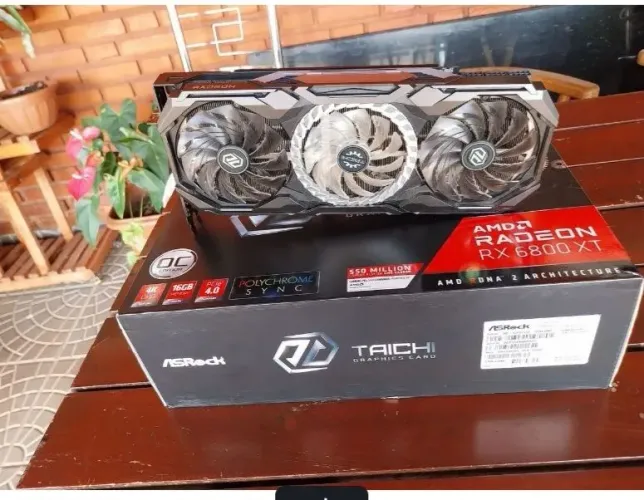 Placa de vídeo ASrock Radeon RX 6800XT Taichi OC