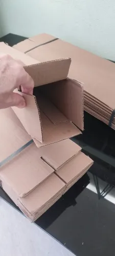 CAIXAS NOVAS - Tubo quadrada.