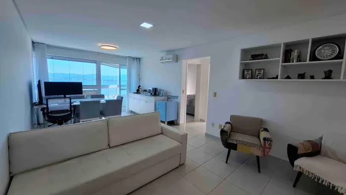 Apartamento Pé na Areia com 2 dormitórios sendo 1 suíte, para Venda e Locação, Prainha - C