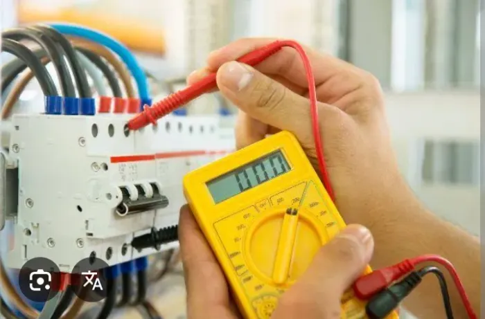 Eletricista residencial e comercial.