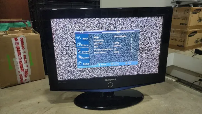 TV Samsung 26" LCD