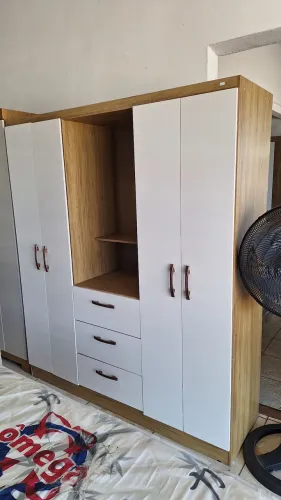 Guarda roupa capelinha 