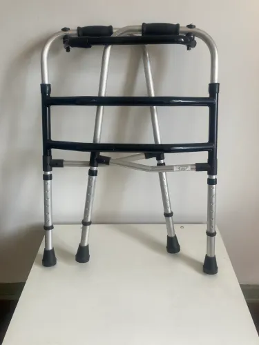Andador articulado