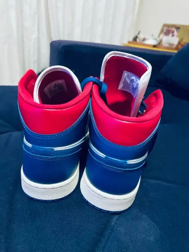 NOVO Air Jordan 1 Mid - Azul, Vermelho e Branco