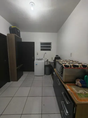 Quarto em casa para dividir - Itaum