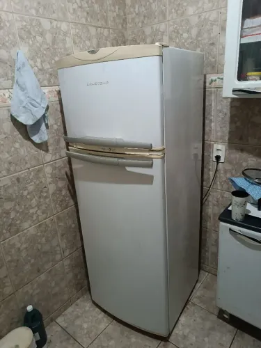Geladeira Brastemp ótimo estado modelo fros free 360 litros 