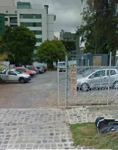 Vende-se ponto comercial(terreno para estacionamento)