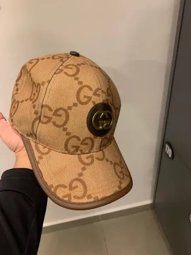 Boné Gucci novo