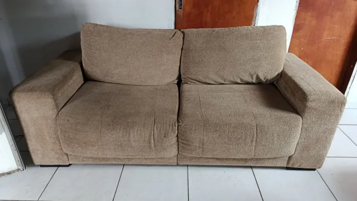 Vendo sofá 3 lugares em ótimo estado 