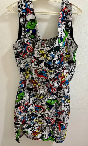 Vestido Temático Marvel.