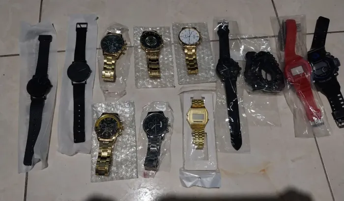 Lote de relógios masculino faltando trocar bateria.