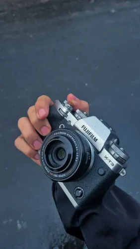 Camera Fujifilm XT3 + Lente XF 27mm
