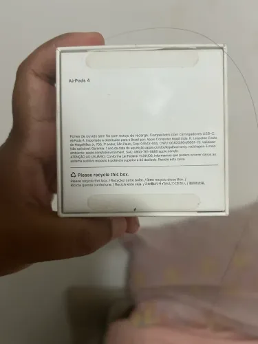 AirPods 4 