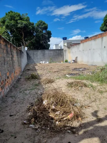 Vendo terreno a poucos metros da noide