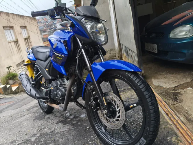 Moto em excelente estado