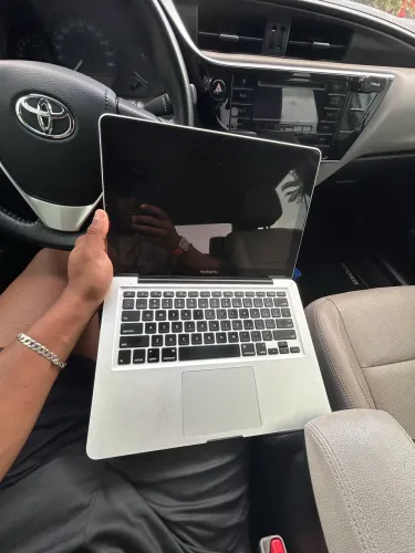 MacBook PRO i5