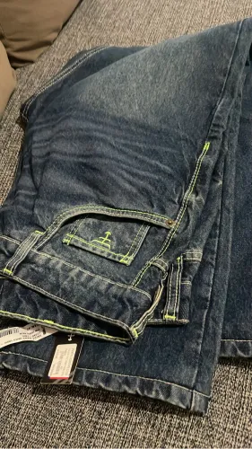 Vendo calça da TEXAS FARM: n42 ficou muito grande usada apenas 1 vez