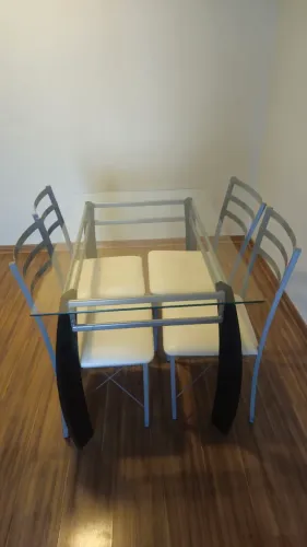 Mesa Vidro + Cadeias