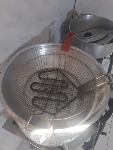 Vendo fritadeira elétrica e a gás usada