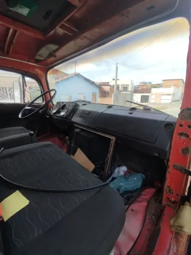 Mercedez Benz 1113 cara preta por dentro e por fora 