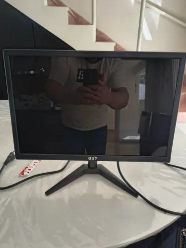 Monitor gbt semi-novo simples