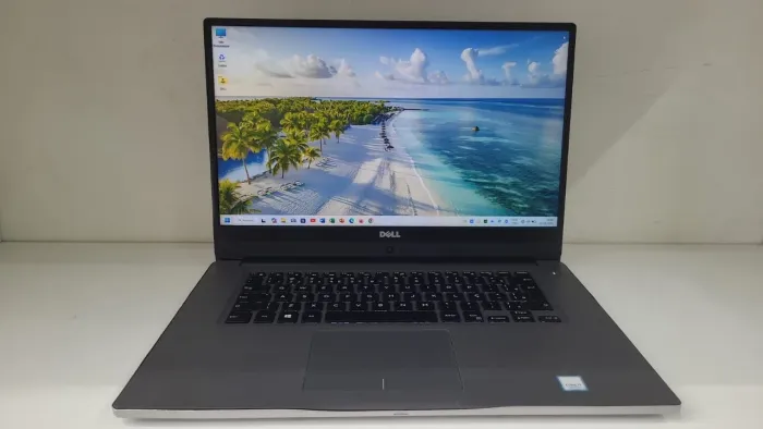 Dell Core i7 7° com 08 de RAM 240 de SSD Placa de vídeo dedicada só 1.899,00