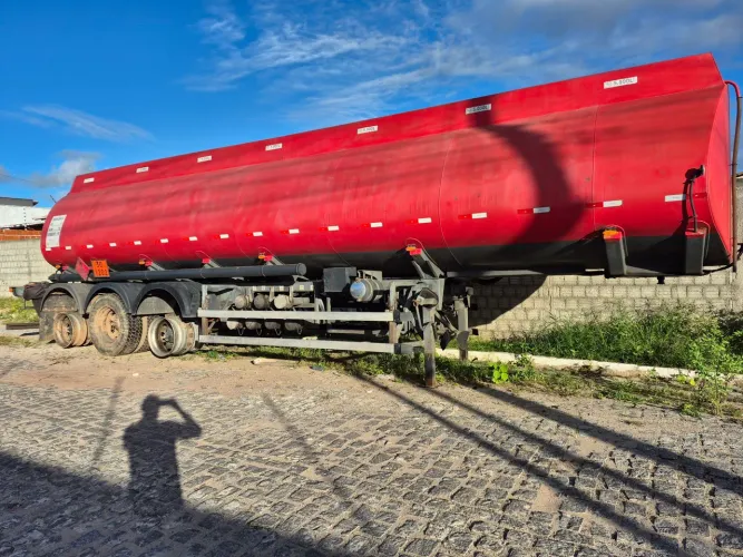 Vendo carreta tanque valor 100,000 mil